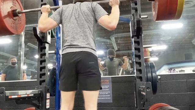 Squats 3 x 285 lbs (129 kg)