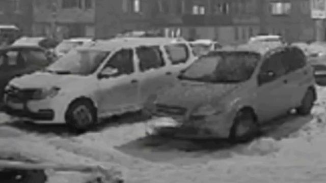 БОРОДАТЫЙ ВАХХАБИТ ПОХИТЕЛ ЧЕЛОВЕКА В Уфе возле дома №173 на улице Менделеева !!!