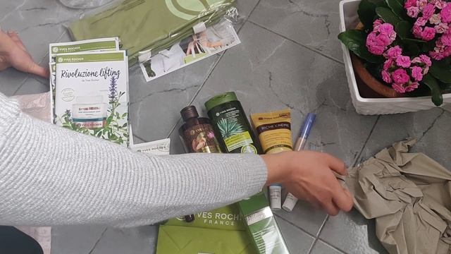 PRIMO ORDINE #YVESROCHER BEAUTY BOX: APRIAMO INSIEME IL PACCO CHE TI ARRIVA A CASA!! 🏡