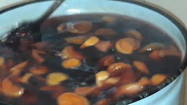 КОМПОТ ИЗ ЯГОД И СУХОФРУКТОВ