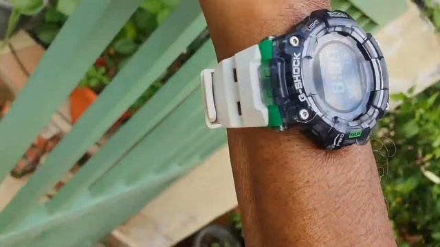 Wrist look & Night illumination Casio G Shock GBD 100SM