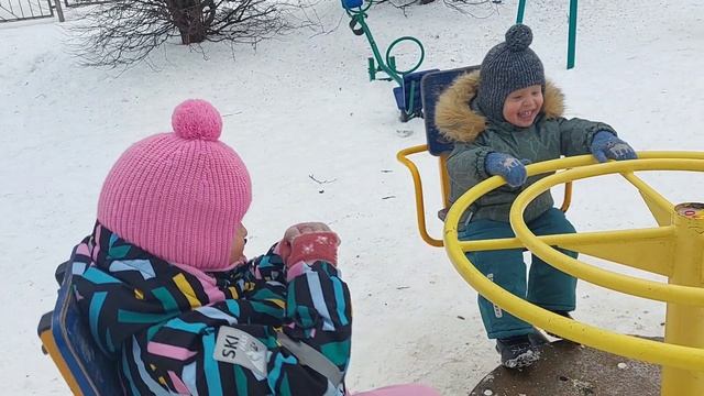 ШОК 🚫ЗИМОЙ НЕТ СНЕГА ❄️ ДЕТСКАЯ ПЛОЩАДКА🎠 ПРОГУЛКА