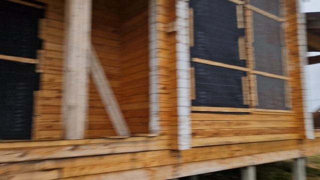 Обзор дома из профилированного бруса через пол года после начала стройки.