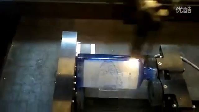 glass bottle engraving by JQ laser machine