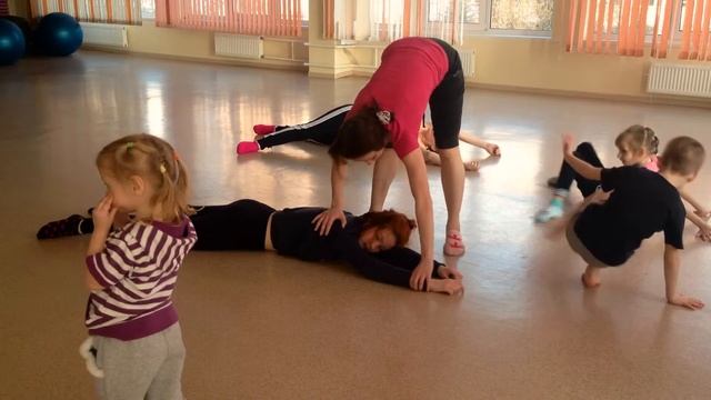 Contact improvisation | contemporary dance for children 2