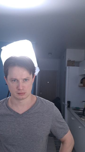 главная роль, он такая