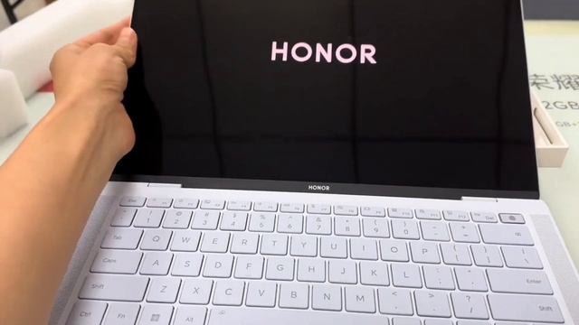 Honor Magic Book Art 14 Unboxing