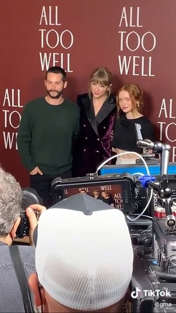 Sadie Sink, Taylor Swift and Dylan O'Brien, at"All Too Well" Premiere!#shorts #sadiesink