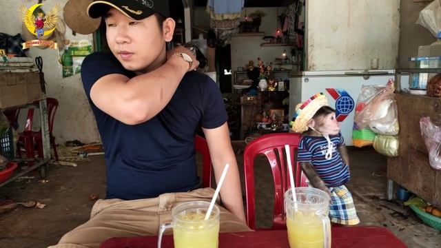 YoYo jr knows how to pay after drinking cane juice