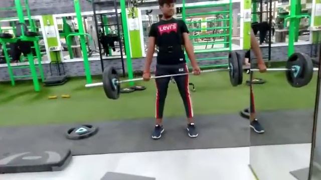 Deadlift with 80 kg weight