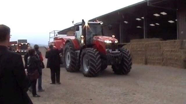 Trattori e macchine da raccolta Massey Ferguson 2011