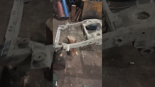 в разборе ISUZU бихорн