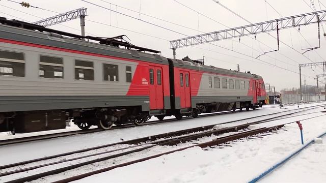 Дизель-электропоезд ДТ1-012, ст. Волковская, г.СПб, 04.12.2023г.(4K UHD)