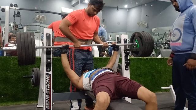 137 kg chest exercise...