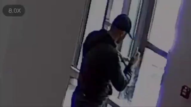 В Дагестане вор в мечети вскрыл ящик для пожертвований / Махачкала