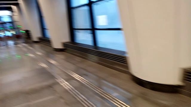 Выход Номер 1 на улицу со станции метро Физтех в Москве // 24 ноября 2024 года