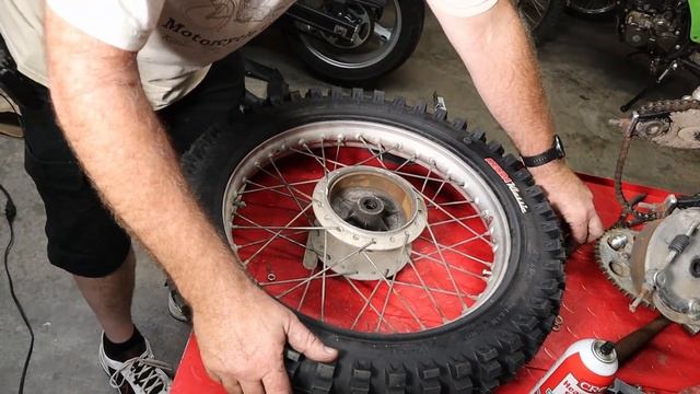 Kawasaki KD175 Rear tire Change. Replacing the Old Weather Cracked With a New Kenda Tire & IRC Tube