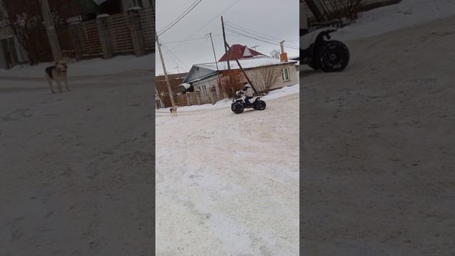 ДРИФТ ЗИМОЙ НА КВАДРАЦИКЛЕ