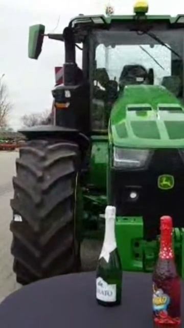 NOWY JOHN DEERE 8R 410