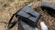 Сумка кросбоди через плечо черная кожаная ручная работа