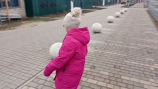 Из жизни особенного ребёнка... Интересно, а что делает Иришка?🤔