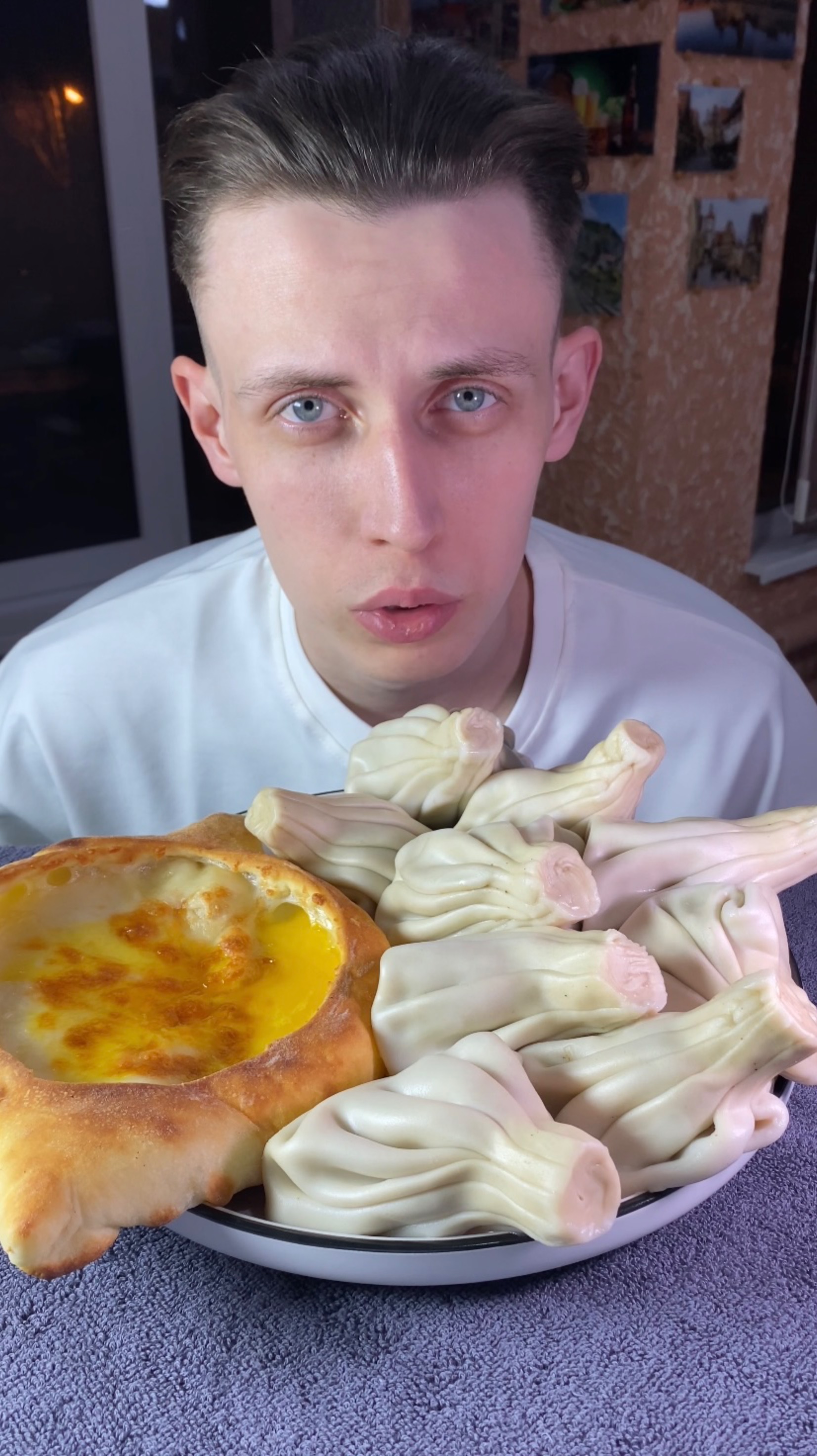 Хачапури и хинкали в деле. #mukbang #яролегович #еда