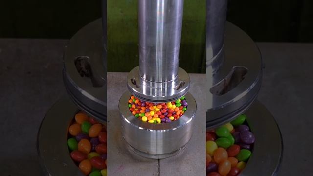 Многотонный гидравлический пресс