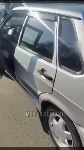 «Мэна сонцэ аслэпила»  В Раздольном (Крым) абу-бандит намеренно врезался в припаркованный автомобиль