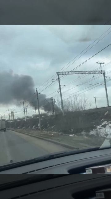 Пожар в Сергиевом Посаде в районе улицы Симоненкова. Виден густой черный дым