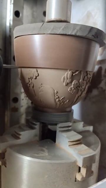 Ceramic flower pot rotary engraving