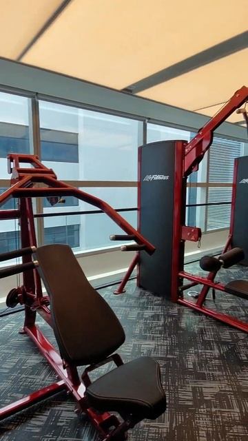 Bangkok Eastin Grand Phayathai gym/weight training  on 22nd floor, 2023.10.02