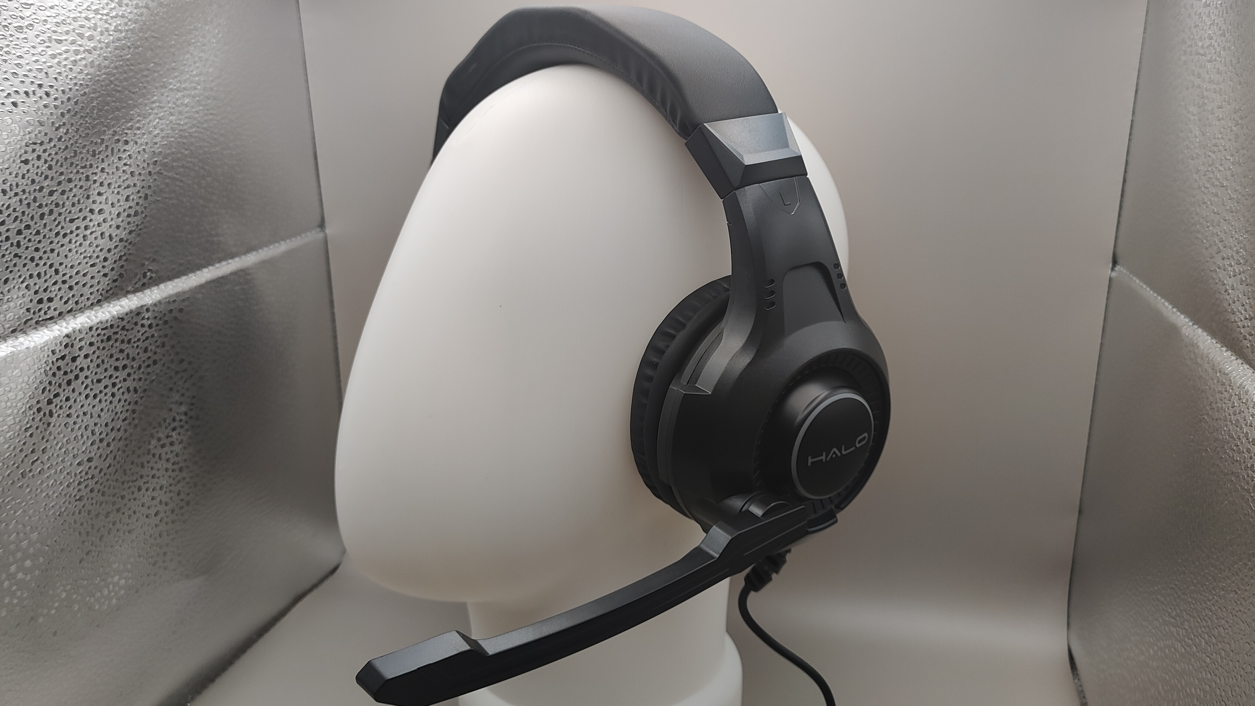 Обзор проводных наушников Qumo HALO