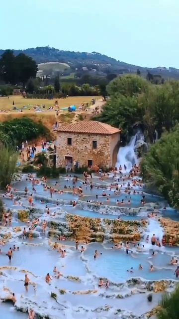 Italy 🇮🇹, Saturnia thermal baths