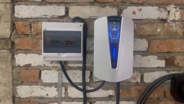 Отзыв на зарядную станцию для электромобиля Echarge