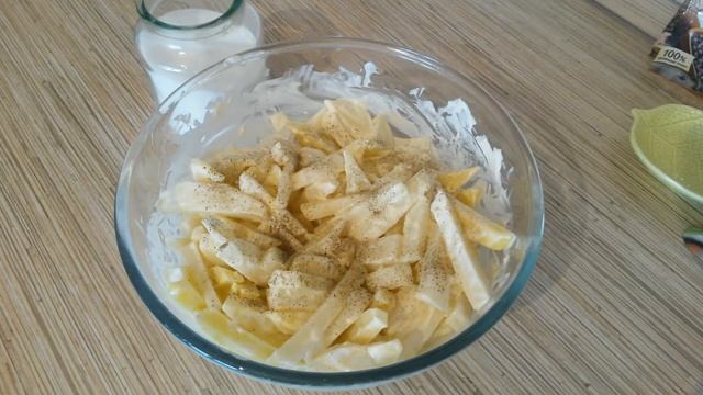 Картофель с сосисками и болгарским перцем