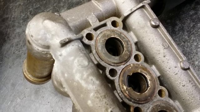 Pump failure caused by water in the crankcase oil