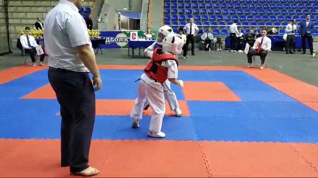 2 бой Даниил 8лет (красный) Первенство и чемпионат ЮФО России 01.02.2025 Киокушинкай 30кг 8-9 лет