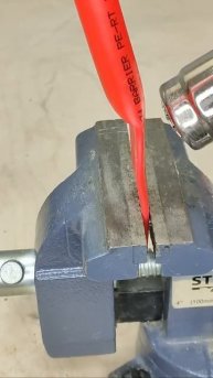 Обязательно запомни эту хитрость! Как можно легко сделать ручку для двери? #shorts