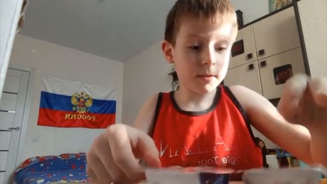 Распаковка киндеров мультфильма Белка и Стрелка. Тайны космоса