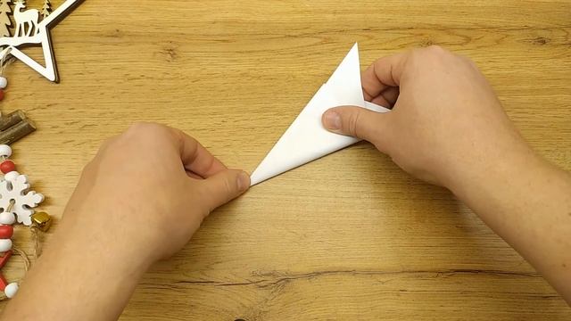 Как сделать Снежинку из бумаги. Снежинка из бумаги. Snowflake out of paper. A snowflake of paper.