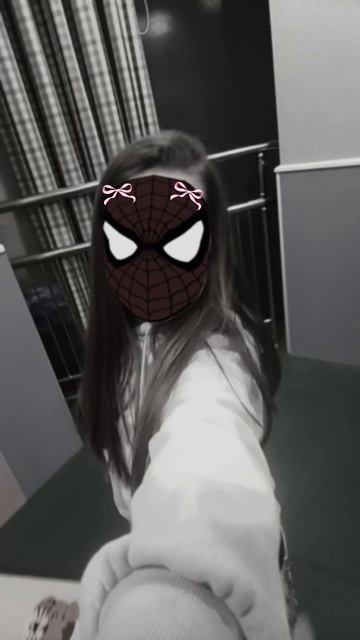 я не знаю что писать (╮°-°)╮┳━┳