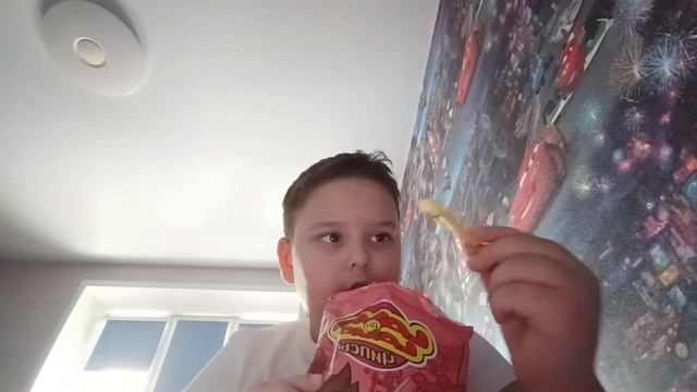 пробуем чипсы лава лава со вкусом краба