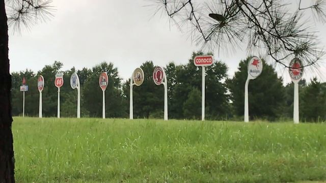 Знаки заправок которые есть в США