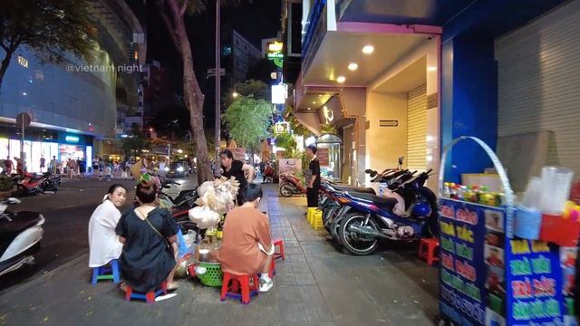 Ho Chi Minh City nightlife | Take a walk to explore Saigon, Vietnam