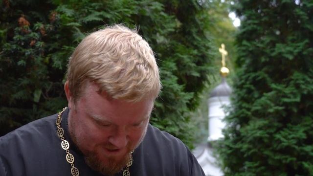 Скажи, отец: «Можно ли ходить в храм в “женские дни”»?