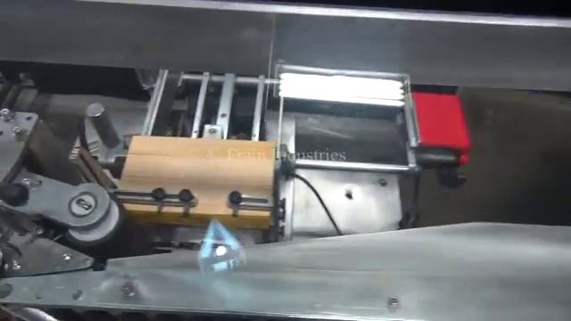 New Jersey Model Mustang 315LII Automatic Cold Glue Wrap Around Labele Demonstrationr