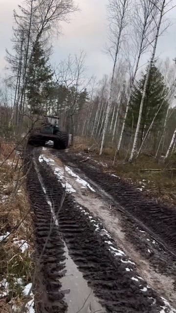 Подготовленный для болот трактор Т-150