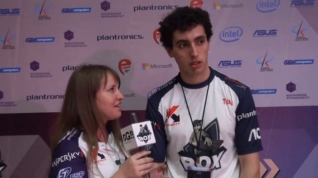 Интервью с RoX.KIS.Titan'ом на "Битве четырех"