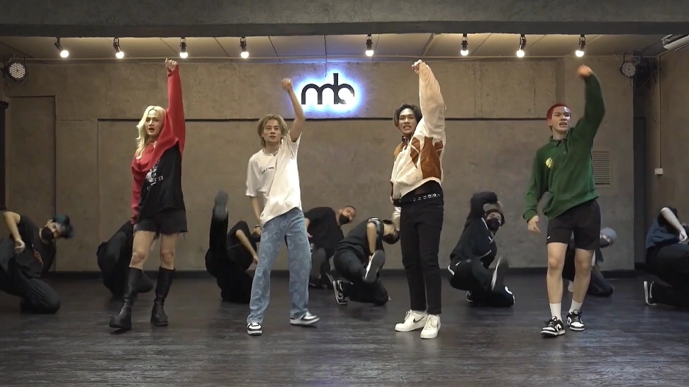 4MIX - 'Hot & Cold' Dance Practice Mirrored