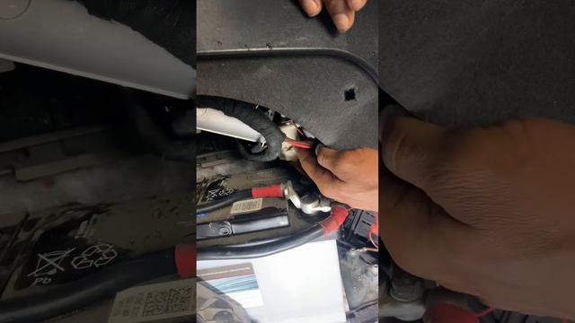 Audi A8 Fuel door not opening Fix. And the fix is so simple